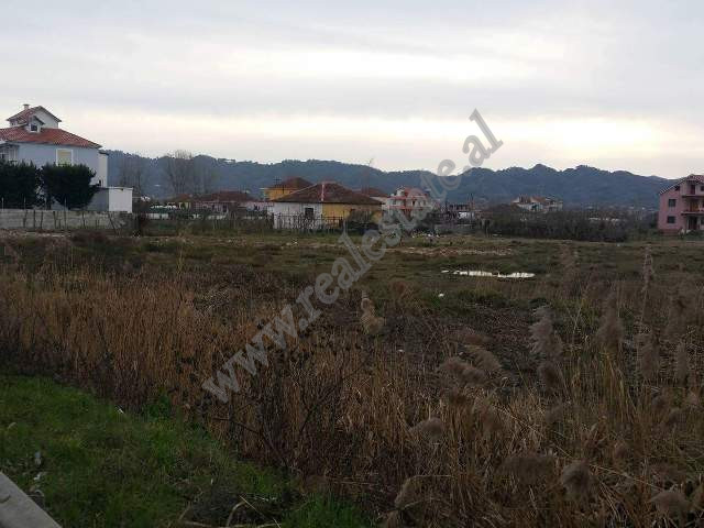 Toke per shitje ne rrugen Vore- Fushe Kruje ne Tirane (TRS-216-72K)